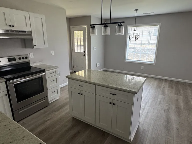 85 Smith Glen Dr — Photo 4