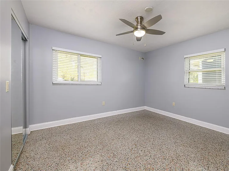 907 Hillside Ter — Photo 23