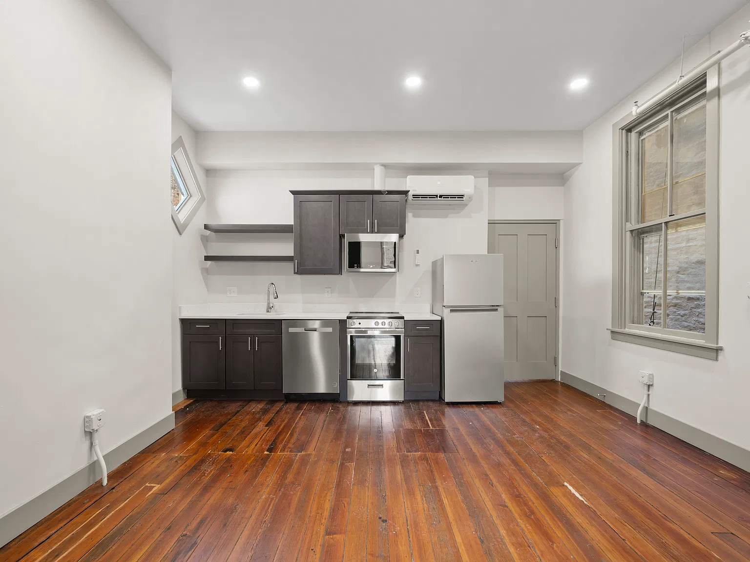 1 bed, 550 sqft, $1,600 — Photo 3
