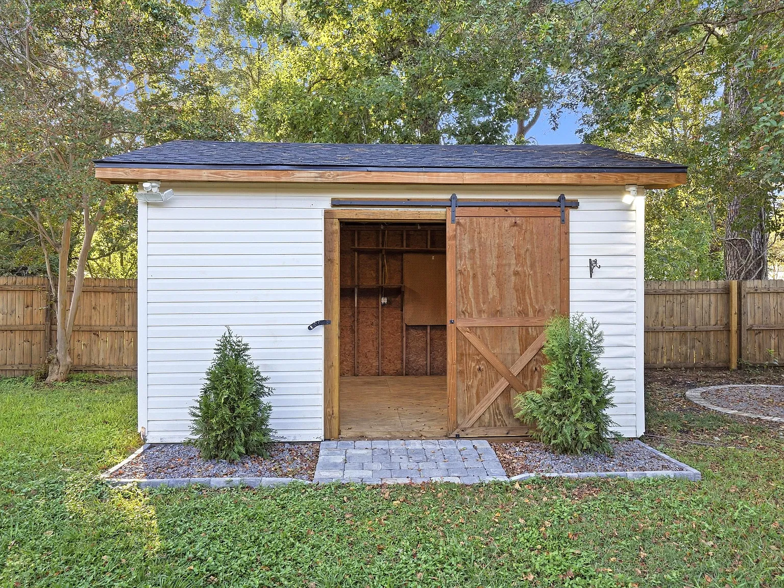 4 bed, 1590 sqft, $2,650 — Photo 4