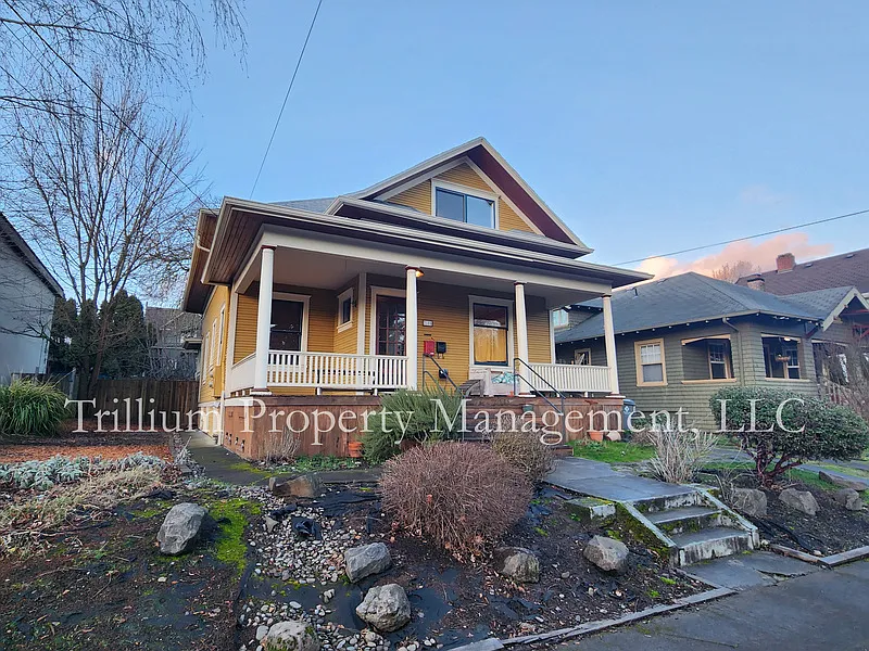 2 bed, 1.5 bath, 960 sqft, $2,600 — Photo 1