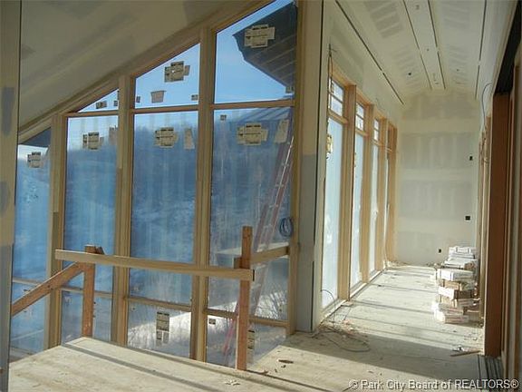 5th image of 2728 Deer Hollow Ct