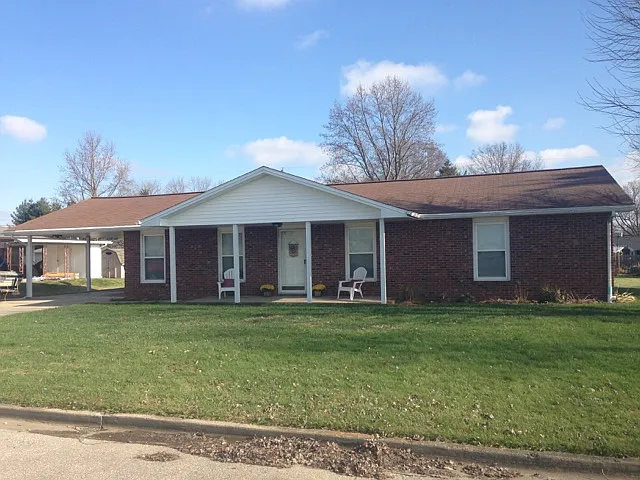 837 S Poplar St photo 1