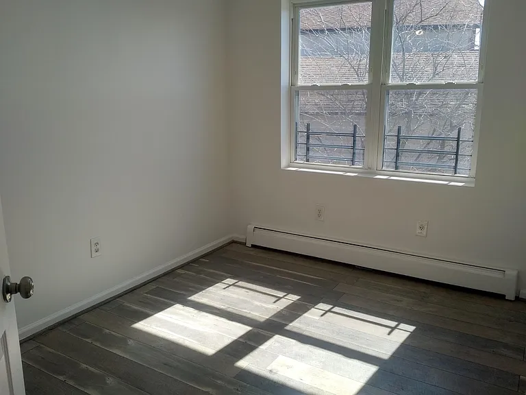 Wortman Ave — Photo 13