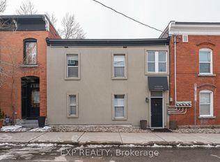 64 Saint Andrew St #1, Ottawa, ON K1N 5E9