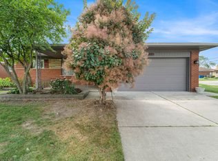 11338 Racine Rd, Warren, MI 48093