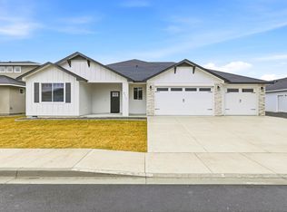 8717 Silver Mound Dr, Pasco, WA 99301