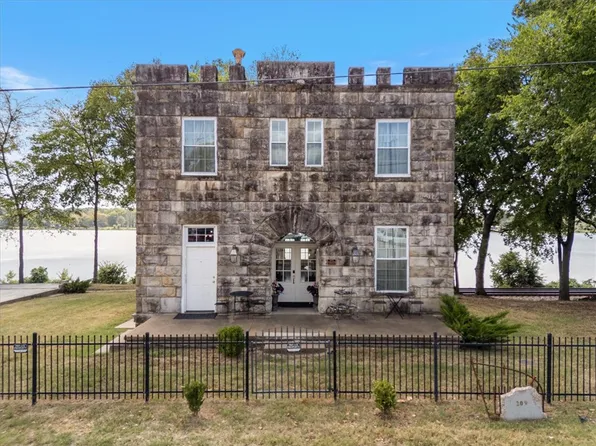 209 W River St, Ozark, AR 72949