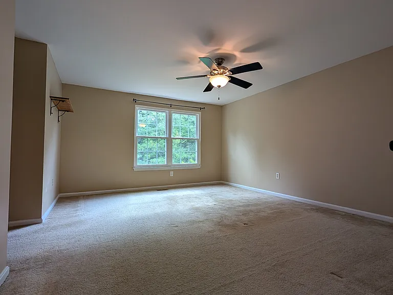 42 Battersea Bridge Ct — Photo 27