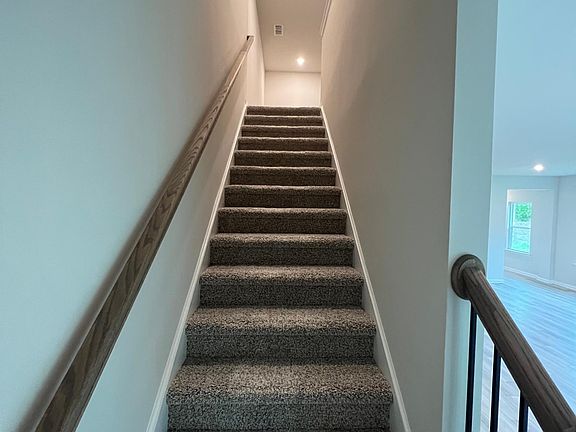 4th image of 800 Sunny Lake Dr