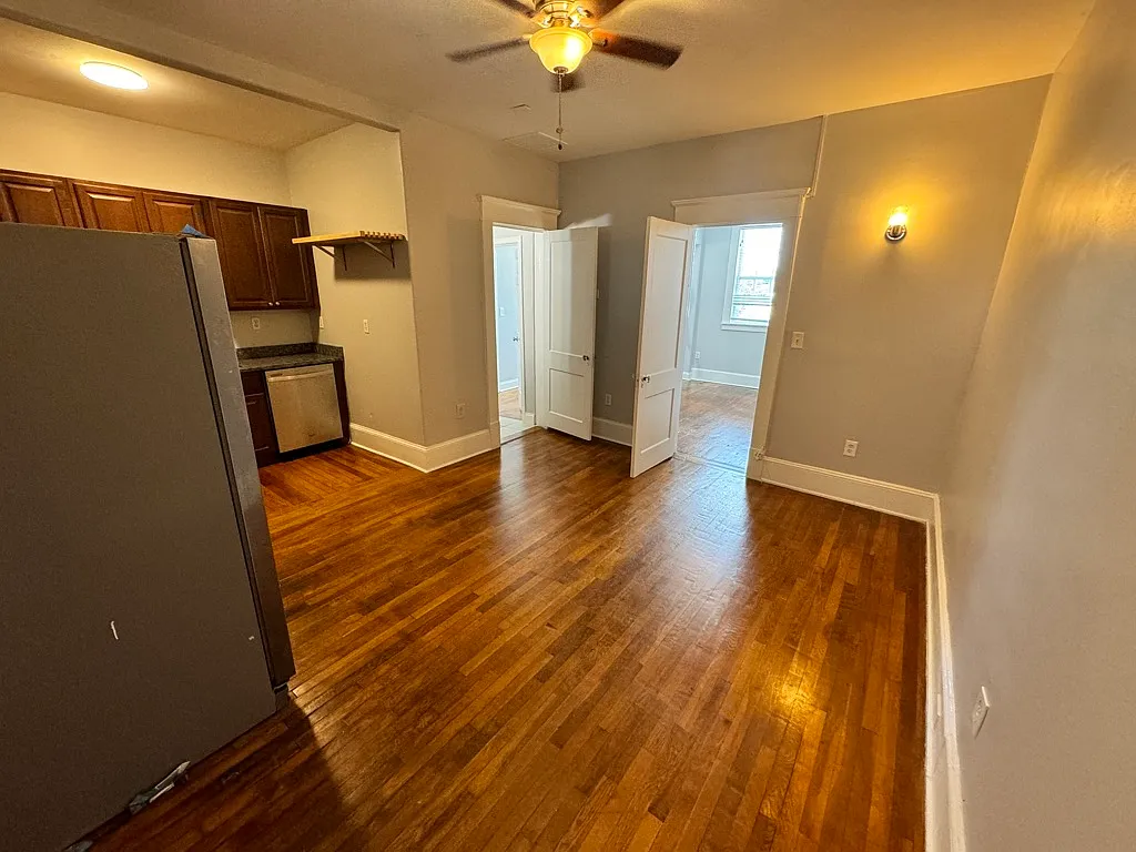 1 bed, 700 sqft, $1,325 — Photo 3