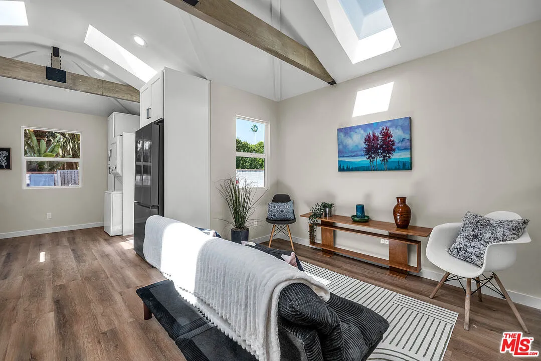 1 bed, 1.0 bath, 460 sqft, $2,999 — Photo 4