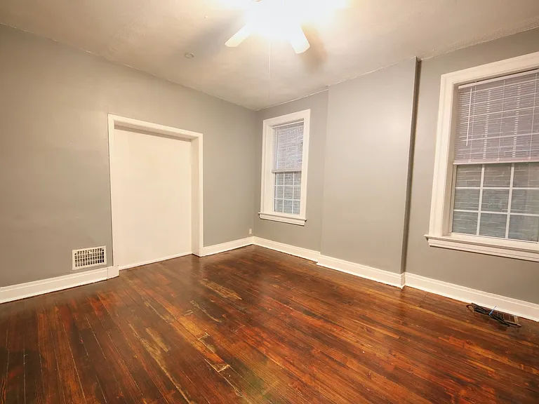 4637 Virginia Ave — Photo 10