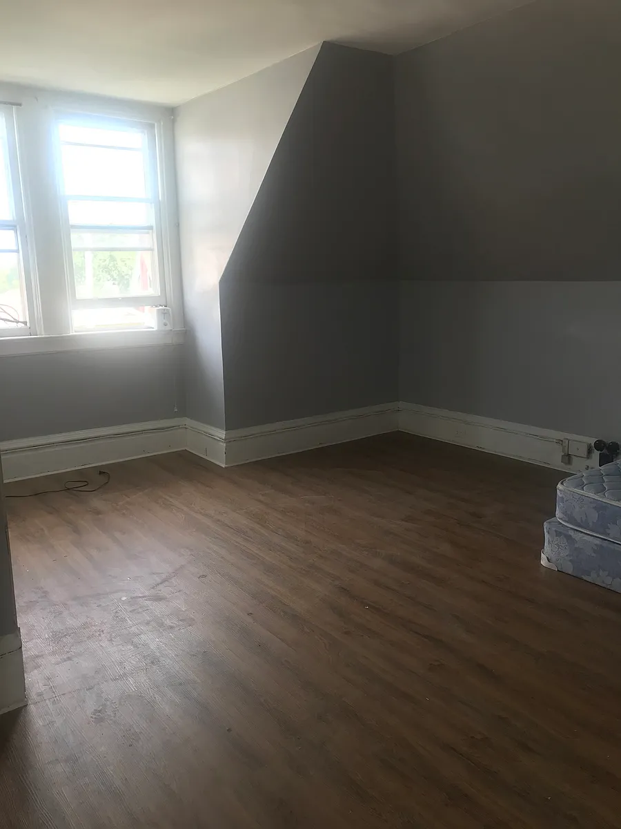 Building Photo - 210 E End Ave #3A