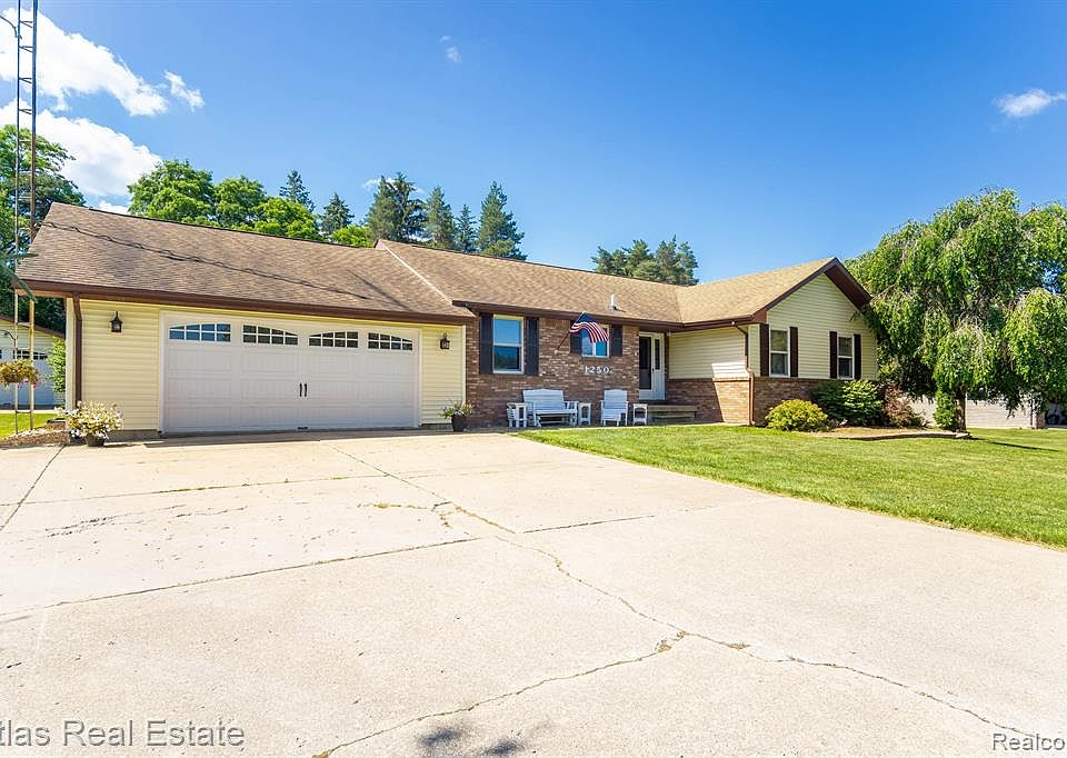 1250 E Cook Rd, Grand Blanc, MI 48439 MLS 20230056389 Zillow