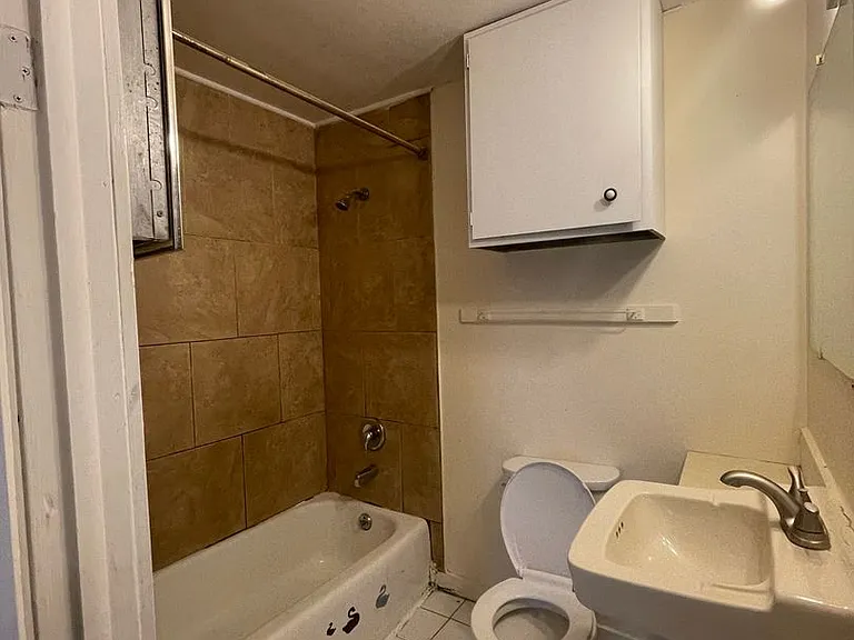 45 1/2 Willow St — Photo 7