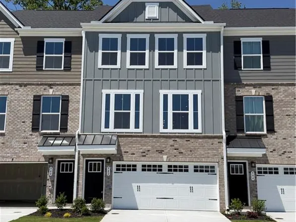 942 Sugar Vista Cir, Buford, GA 30518