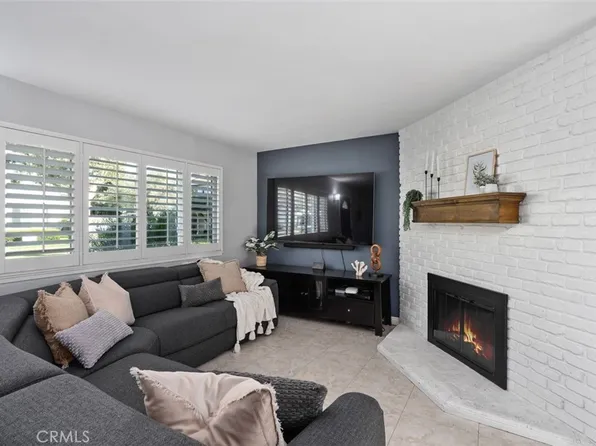 19858 Kingswood Ln, Huntington Beach, CA 92646
