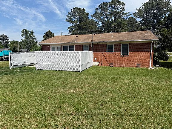 2nd image of 2401 N Hills Dr