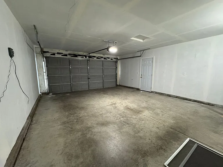 2047 Deauville Dr — Photo 24