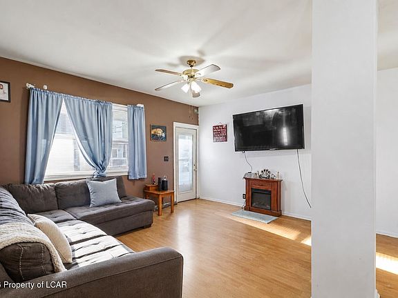 3rd image of 166 Reynolds St