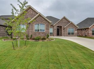 525 Plum Dr, Burleson, TX 76028