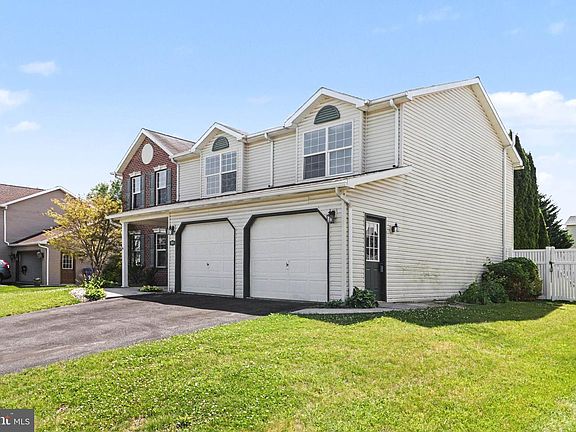 4th image of 195 Martel Cir