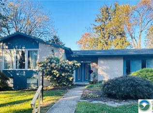 1989 Forest Ln, Allentown, PA 18103