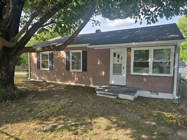 302 Penn Pl, Greensboro, NC 27405