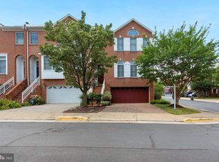 8111 Madrillon Ct, Vienna, VA 22182