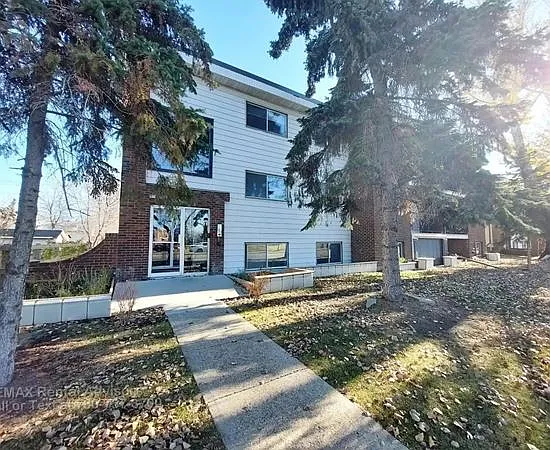 Reina Manor — Photo 3