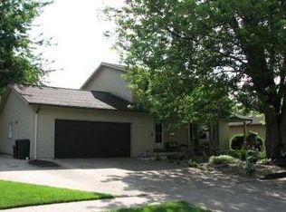 1908 Edgebrook Dr, Marshalltown, IA 50158