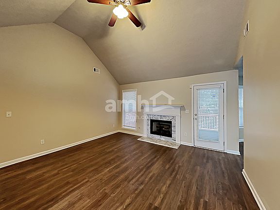 4th image of 1357 Vine Cir