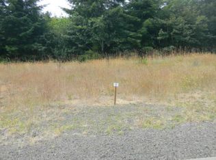 340 Providence Dr #3, Reedsport, OR 97467