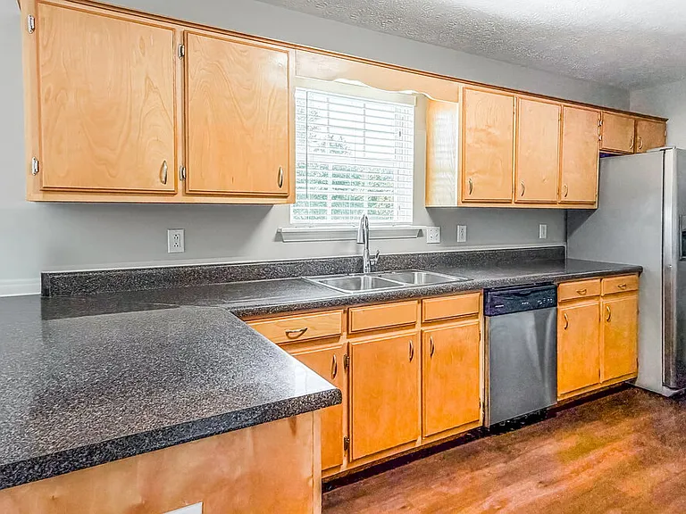 7835 Rainey Dr — Photo 8