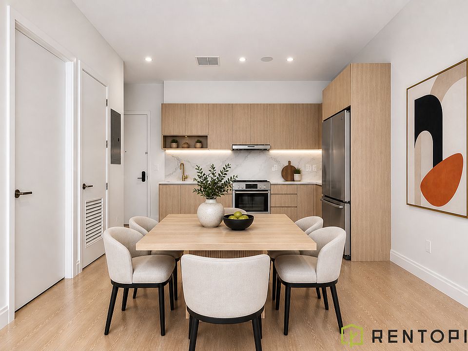1st image of 960 Franklin Ave #113