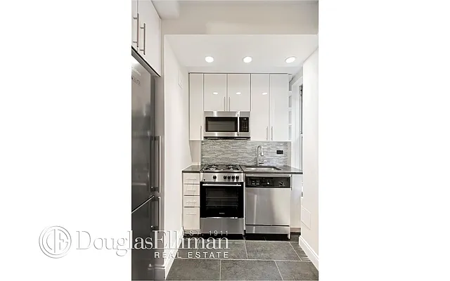 Rented by Douglas Elliman | media 25