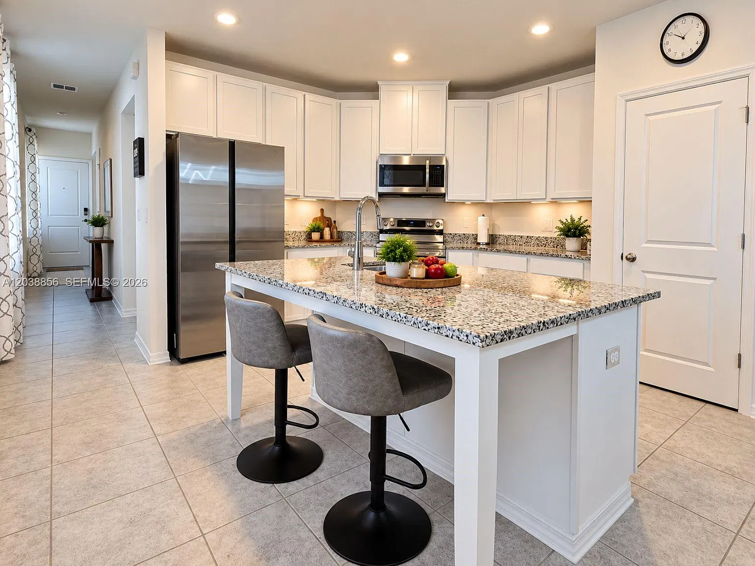 3 bed, 2.0 bath, $2,300 — Photo 2