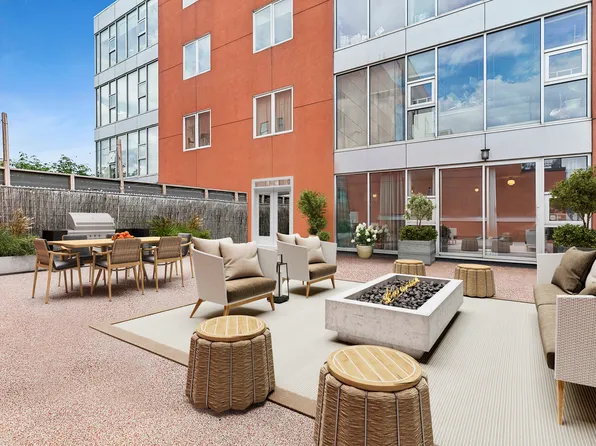 609 Myrtle Avenue image 4 of 8