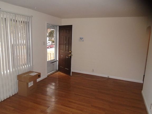 3rd image of 6332 Everett Dr