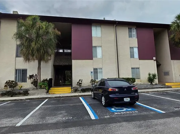 3814 N LAKE DRIVE #70, TAMPA, FL 33614