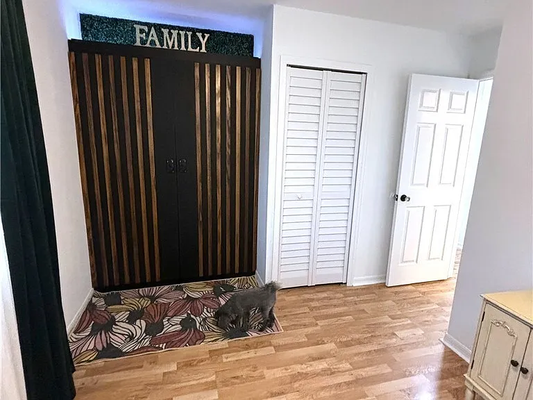 1090 Woods Dr — Photo 12