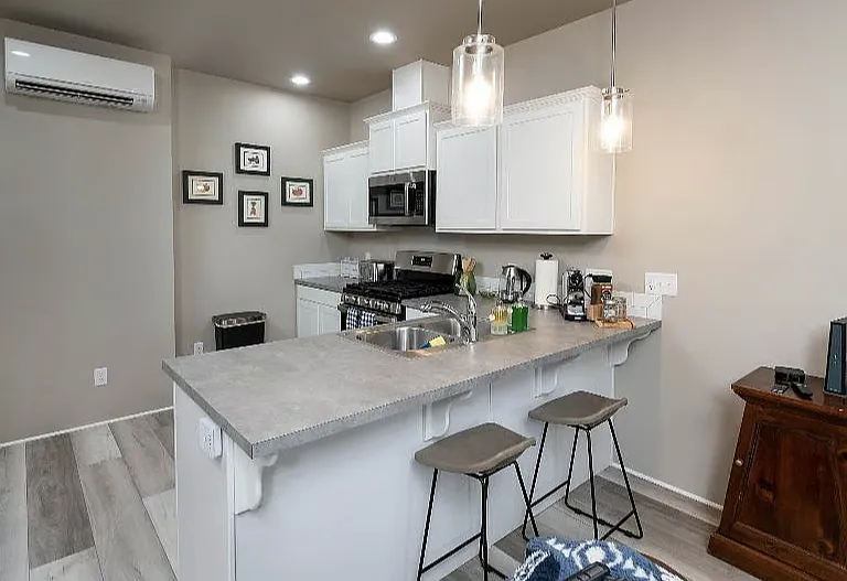 1011 SE 5th St — Photo 4