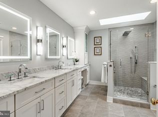 4014 Fox Mill Dr, Upper Chichester, PA 19061