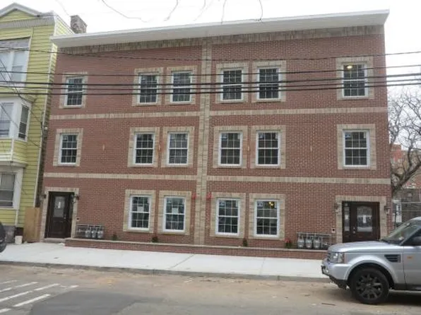14 Summit St APT 3, Newark, NJ 07103