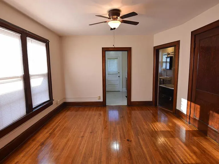 952 Hamlet St #952.5 — Photo 2