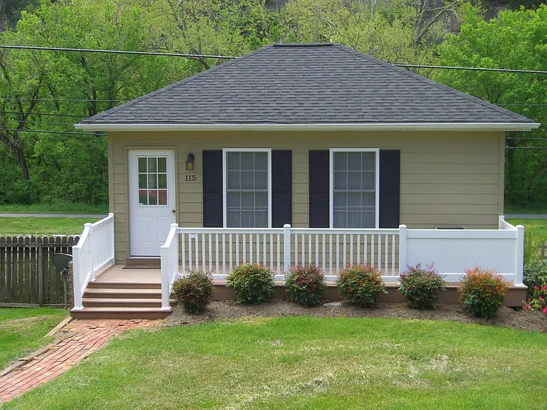 115 Old Buena Vista Rd — Photo 1