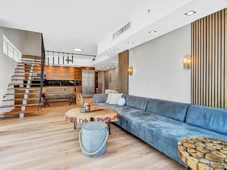 92 SW 3rd St #901 — Photo 31