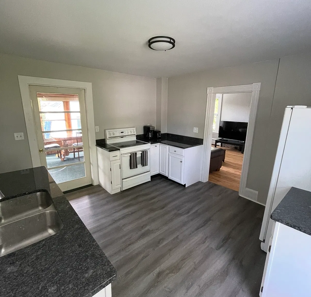 2 bed, 1200 sqft, $2,800 — Photo 4