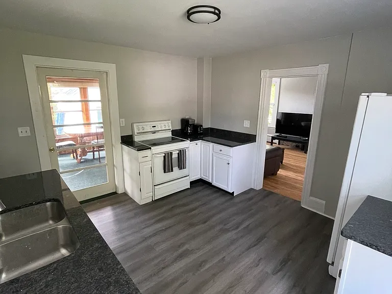 136 Elm St #1 — Photo 4